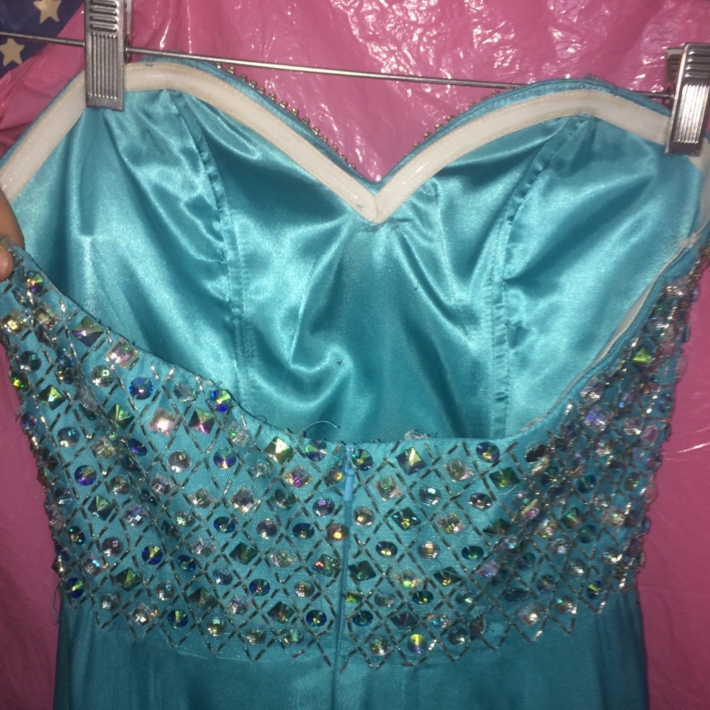 Prom dress! - Picture 5 of 8
